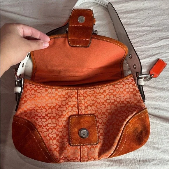 Vintage Coach Soho Orange Bag - Picture 4 of 12
